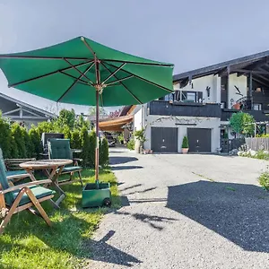 Zwischen Chiemsee Und Bergen Ug Apartment